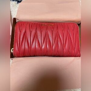 EUC Miumiu Matelasse Leather wallet